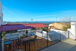 Outdoor dining - Country House 'Romo 2' with Mountain View, Wi-Fi and Air Conditioning (Rute)