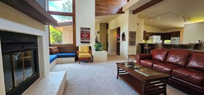TV, offices - Sedona Sunrise House w/ Stunning Mountain Views (Sedona)