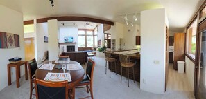 Dining - Sedona Sunrise House w/ Stunning Mountain Views (Sedona)