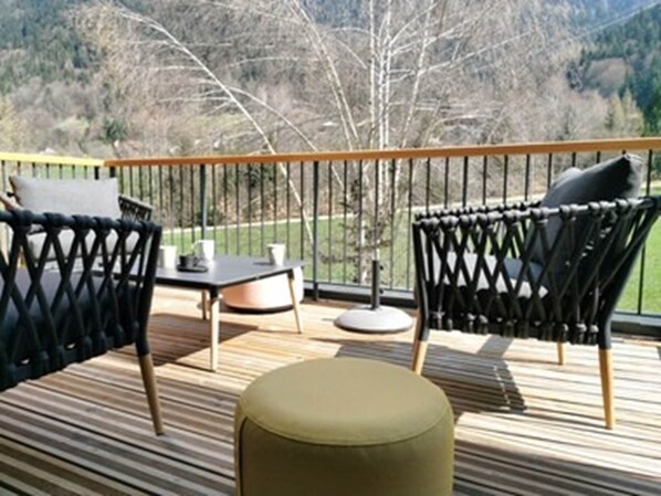 Property grounds - Double room in a hostel in the heart of Val de Tamié. Single beds. (Faverges-Seythenex)
