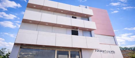 EntrĂ©e de lâhĂ©bergement