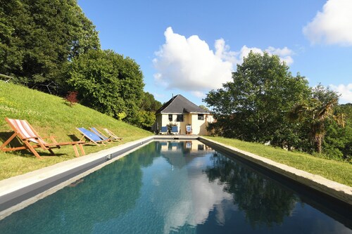 Domaine Argia, 4-star groupe accomodation, large swimming pool, Pays Basque