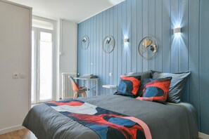 WiFi, bed sheets - Guest Room 1 with Shared Pool, Communal Garden and Wi-Fi (Betton-Bettonet)