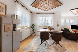 Interior - Alpine View Apartment with Mountain Views, Balcony & Wi-Fi (Schopfheim)