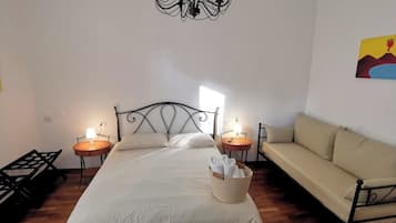 Standard Double or Twin Room | In-room safe, desk, laptop workspace, blackout drapes