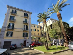 Front of property - Dopica Suite LT di C. Marotta (Naples)