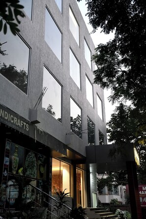 واجهة المنشأة