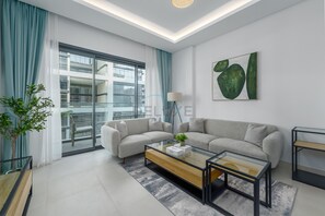 TV - Prime location near the park, just minutes from the metro (Dubai)
