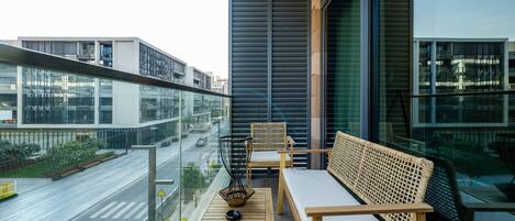 المنطقة المحيطة بالمنشأة