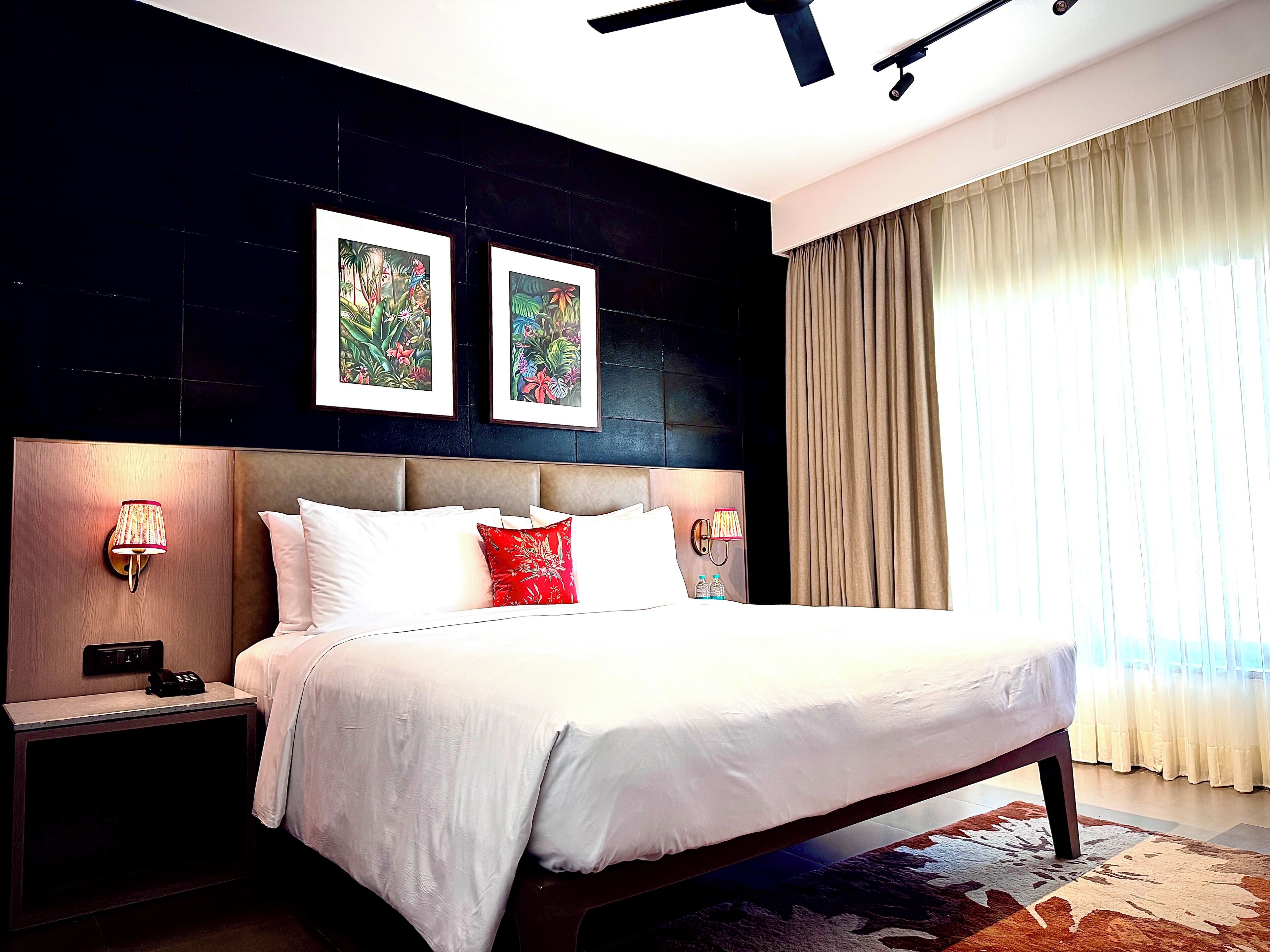 In-room safe, desk, soundproofing, free WiFi