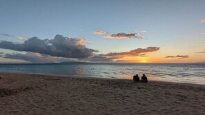 Beach nearby - Two Condos 1/4 mile to Kam 1 Beach, Pool, Hot Tub (Kihei)