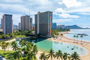 On the beach - 2BR OceanView @ Hilton Resort Lagoon Tower (Honolulu)