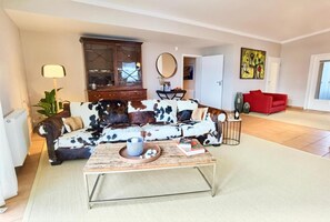 Living area - Penthouse Marina (private sauna & river view) (Lübeck)