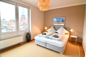 WiFi, bed sheets - Penthouse Marina (private sauna & river view) (Lübeck)