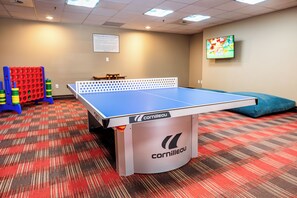 Games room - 2x 4BR Ski-in/out Apts with Resort Amenities (Park City)