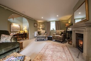 TV, fireplace - Lark Rise, Boltby, Yorkshire (Thirsk)