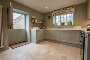 Kühlschrank, Mikrowelle, Geschirrspüler