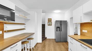 House, 5 Bedrooms, Smoking | Interior