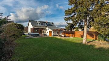 House, 5 Bedrooms, Smoking | Exterior