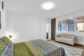House, 5 Bedrooms, Smoking | 5 bedrooms - Spacious Renovated House in Wolfsthal, Austria - Perfect for Families and Groups (Wolfsthal)