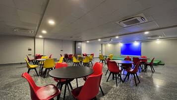 Free daily full breakfast