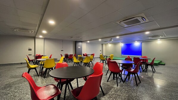 Free daily full breakfast 