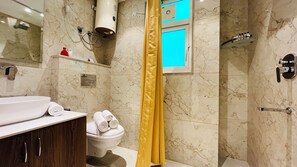 Basic Single Room, Balcony | Bathroom | Bathtub, towels - Sylvan Banquet Hall Delhi (New Delhi)
