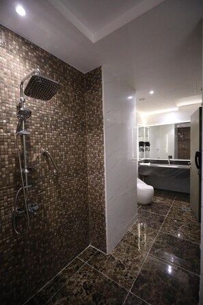Family Suite, Multiple Beds, Non Smoking | Bathroom | Separate tub and shower, slippers, towels, soap - Best Western Premier Riyadh (Riyadh)