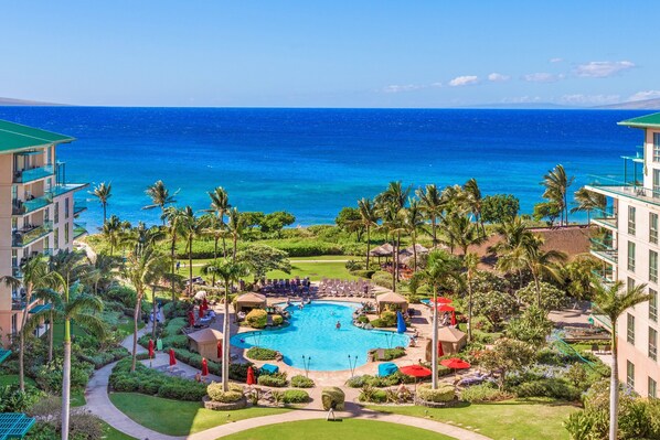 Pool - 3BD Oceanfront Retreat w/ Lanai, Floor-to-Ceiling Views & Modern Kitchen - Honua Kai 825 (Lahaina)