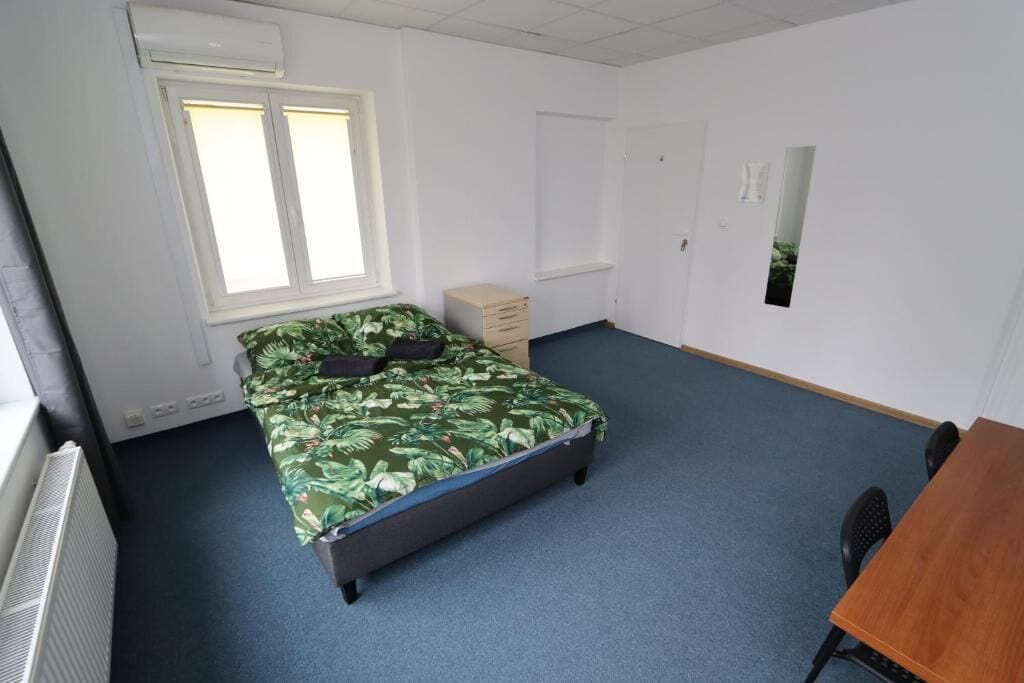 Iron/ironing board, free WiFi