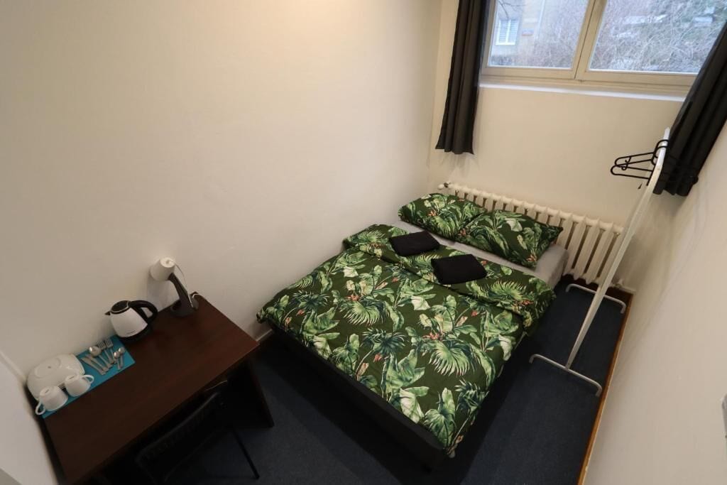 Iron/ironing board, free WiFi