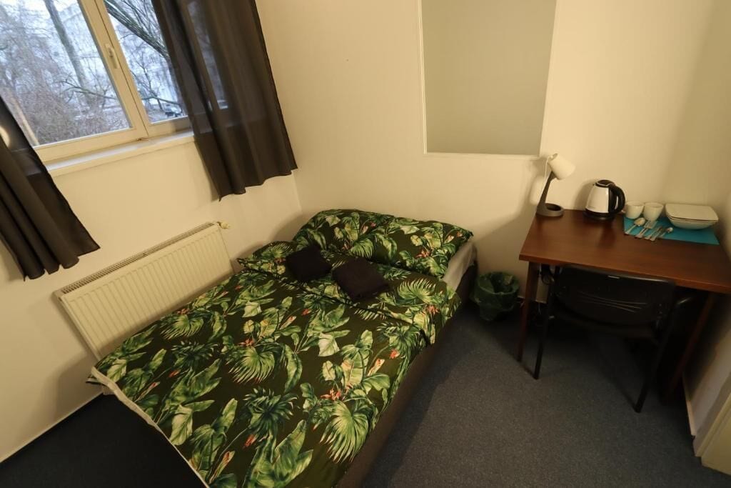 Iron/ironing board, free WiFi