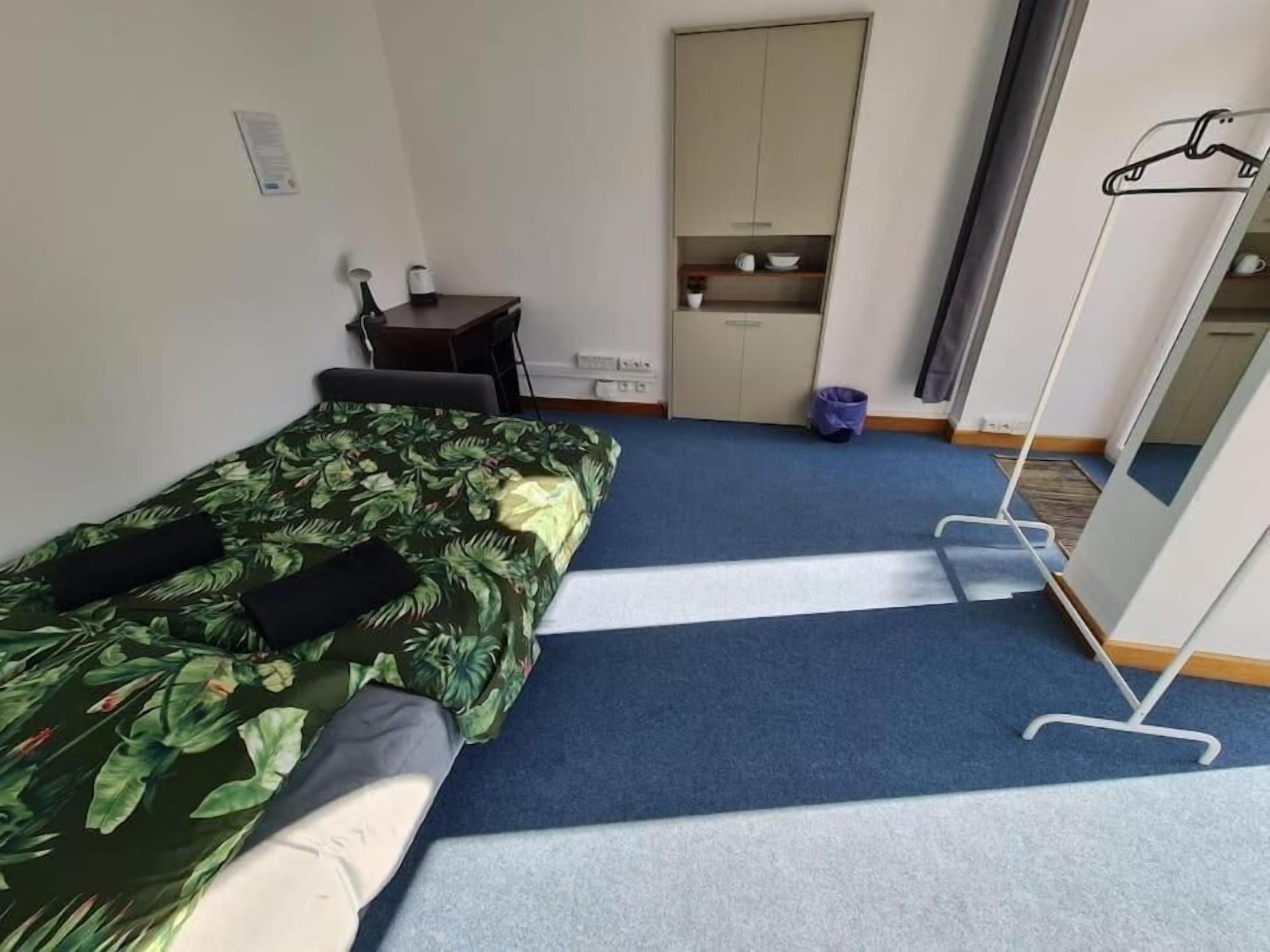 Classic Double Room, 1 Double Bed | Iron/ironing board, free WiFi