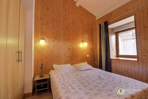 熨斗/熨衫板、Wi-Fi、床單