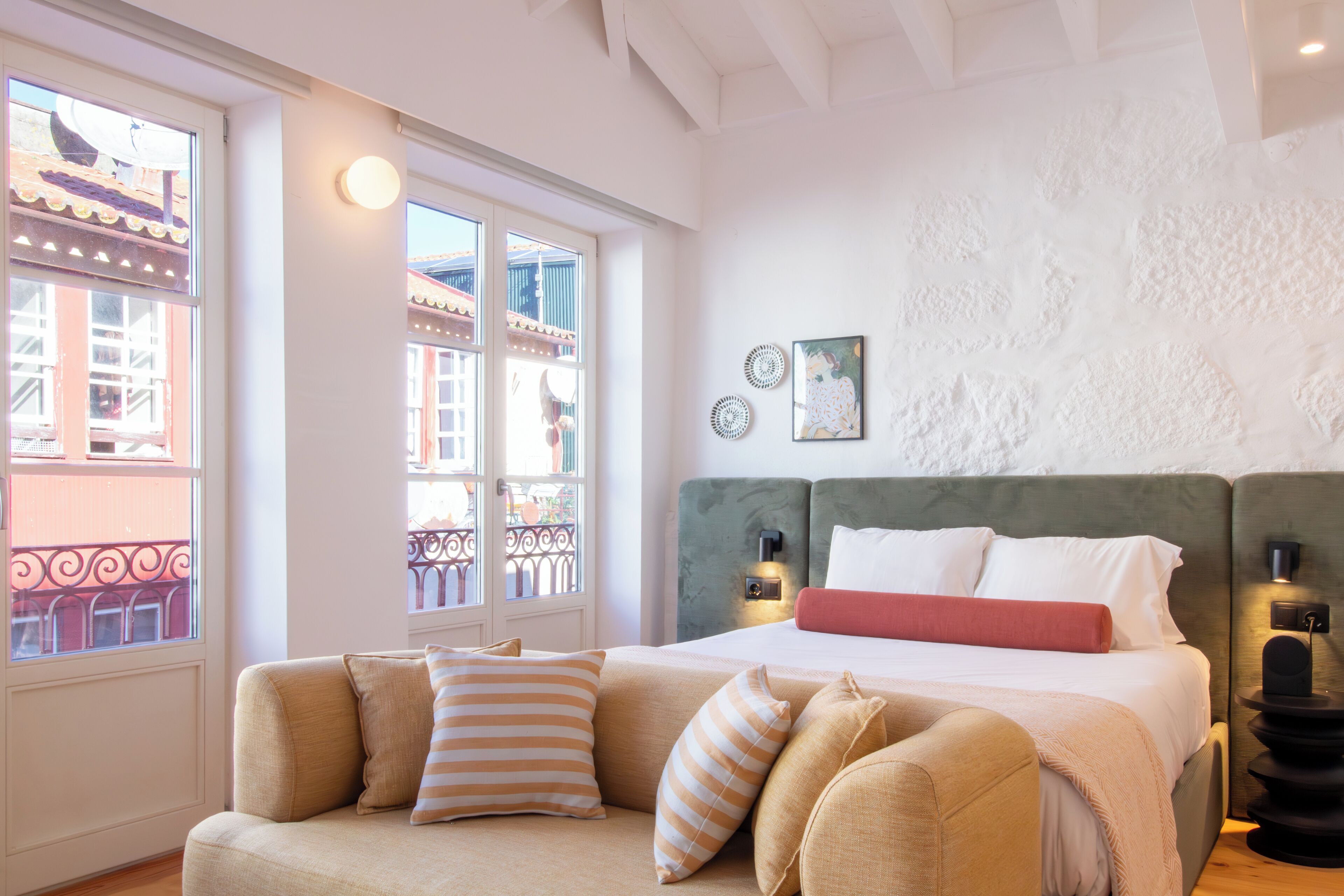 Superior Studio, City View | Free WiFi