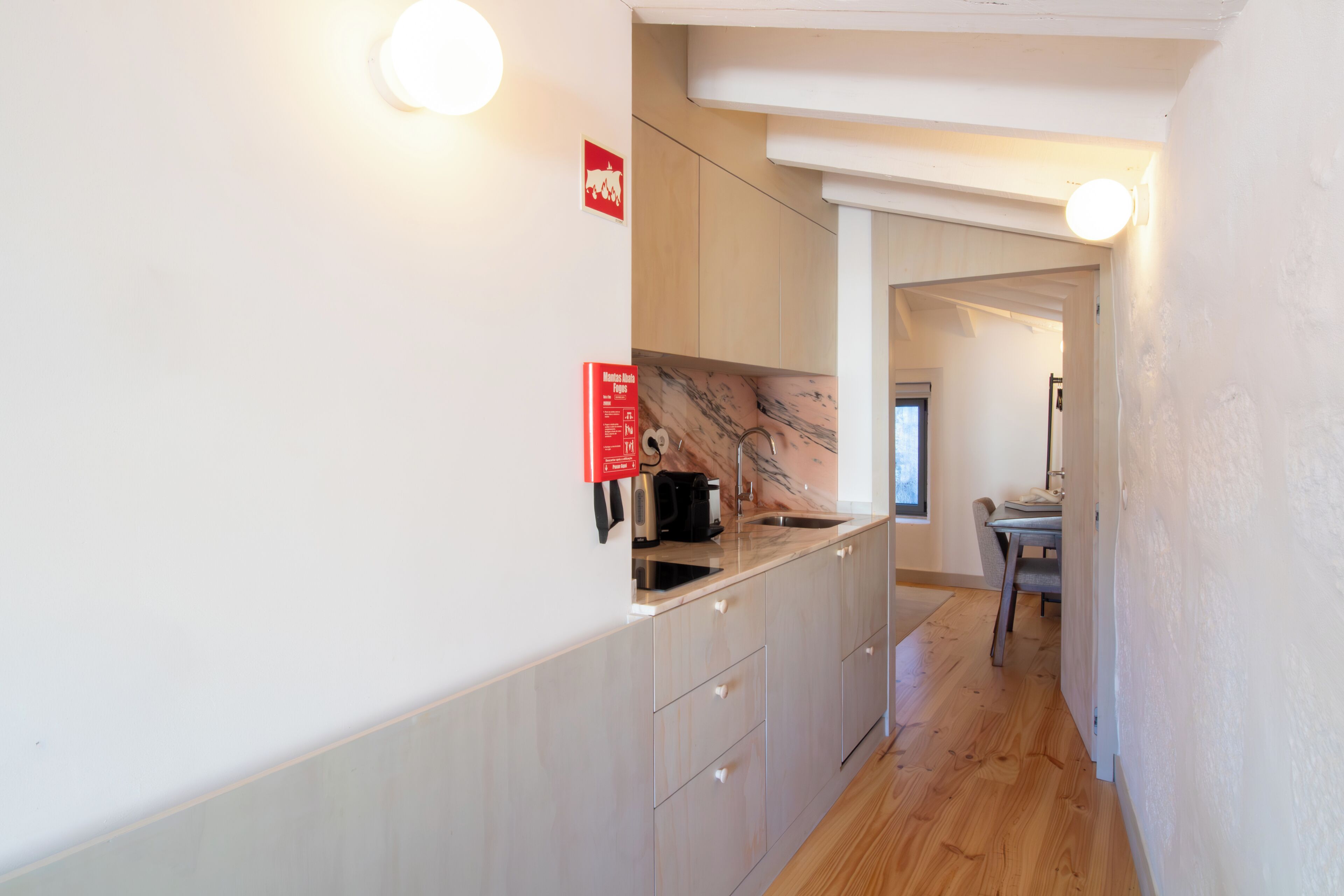 City Apartment, City View | Private kitchen