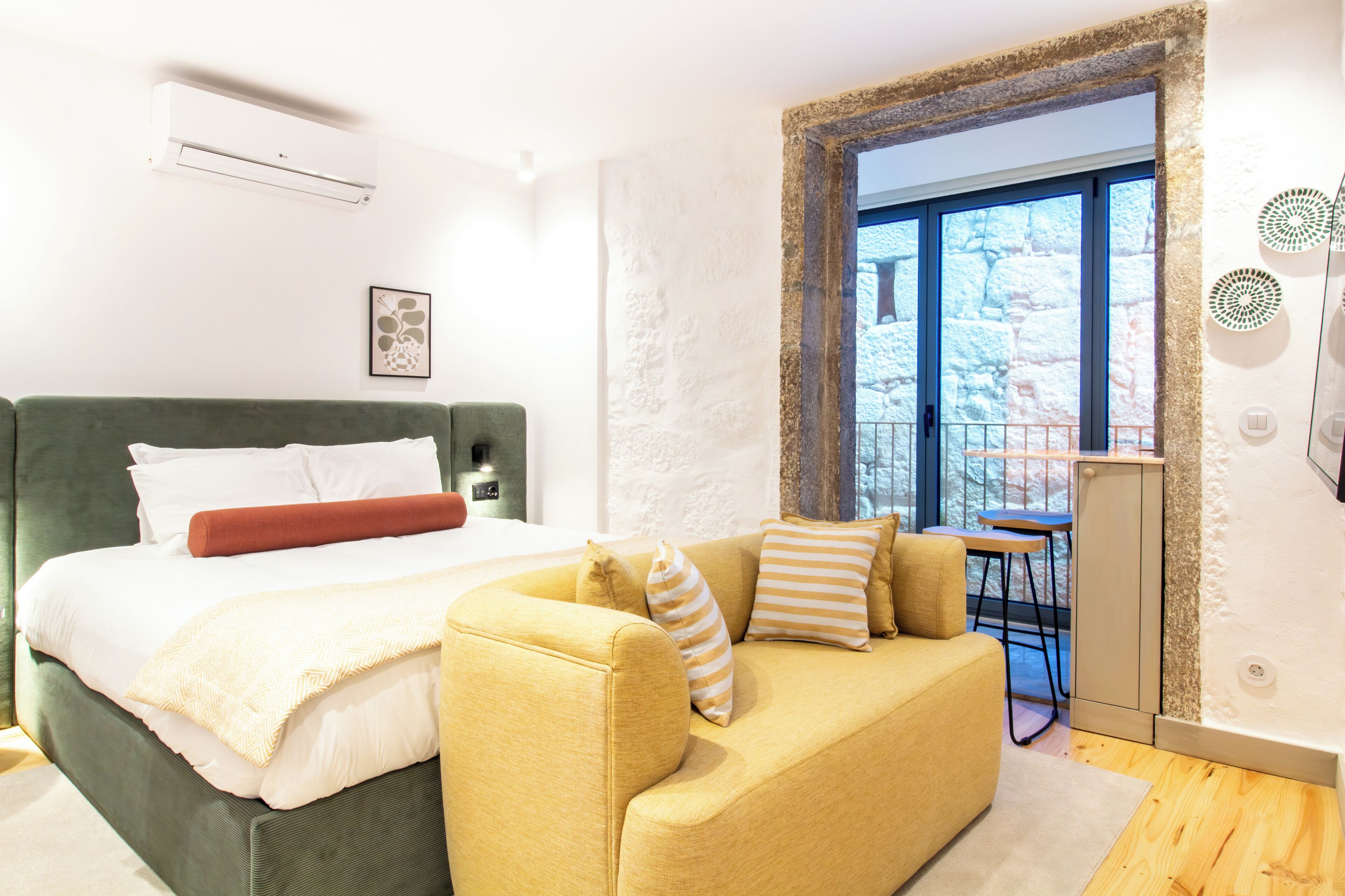 Standard Studio | Free WiFi