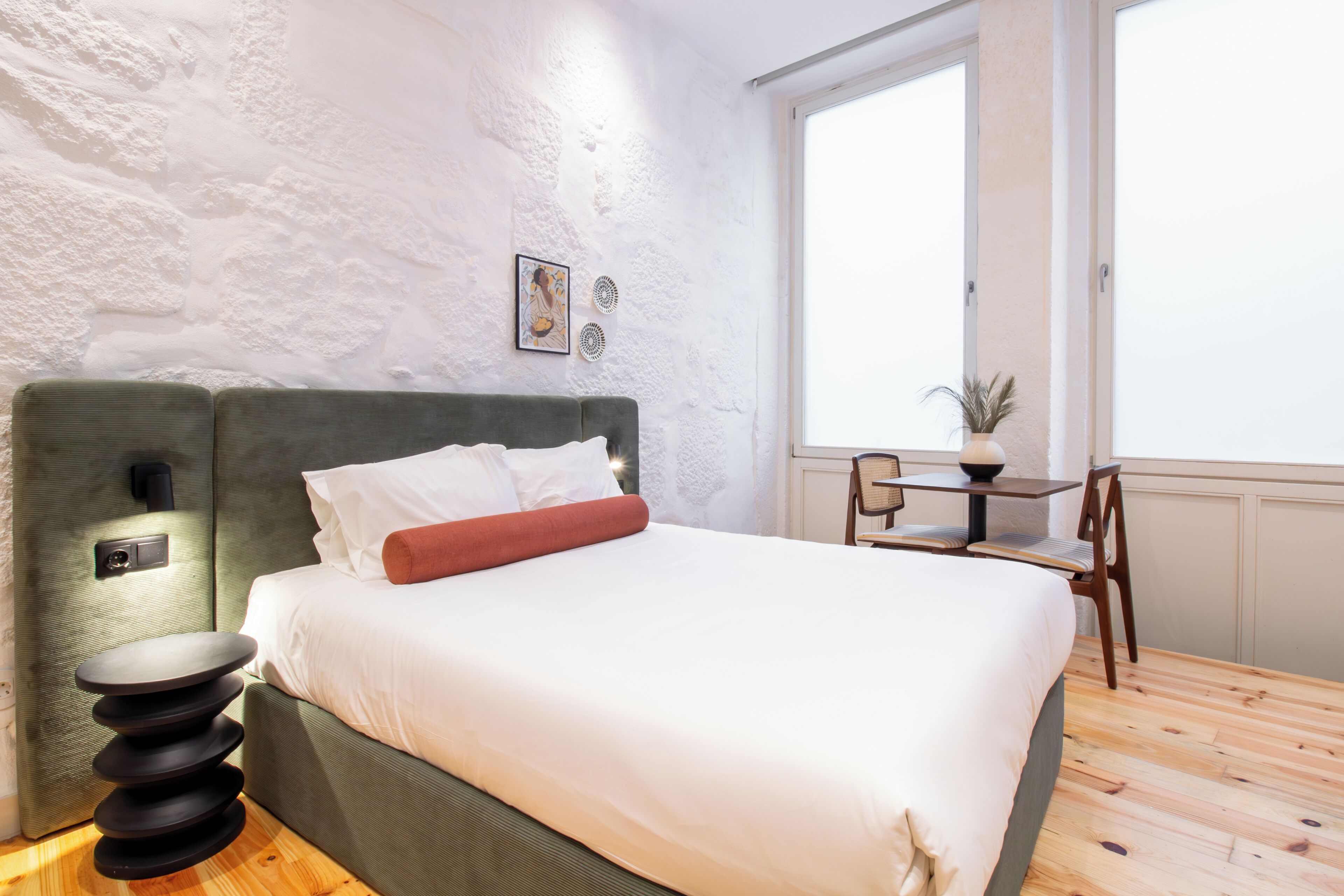 Basic Studio | Free WiFi