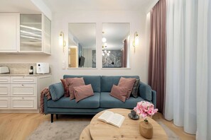 TV - Elegant Studio in the Center | Air Conditioning | Balcony (Wrocław)