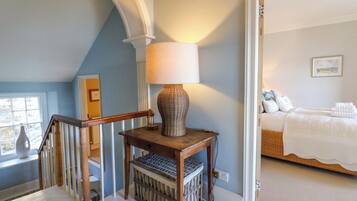 4 dormitoris, decoració individual i mobiliari individual