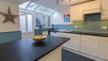 Lavavajillas y utensilios de cocina