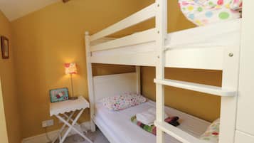 4 bedrooms, individually decorated, individually furnished, free WiFi
