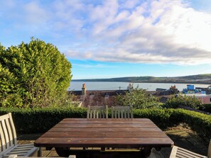 Outdoor dining - Zenobia (New Quay)