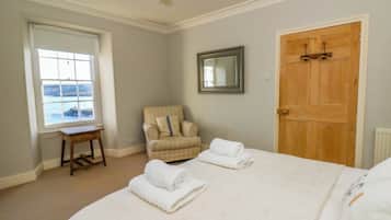 4 bedrooms, individually decorated, individually furnished, free WiFi