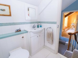 Shower - Zenobia (New Quay)