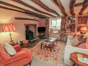 Living area - Holly Cottage (York)