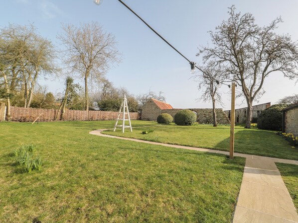 Property grounds - Holly Cottage (York)