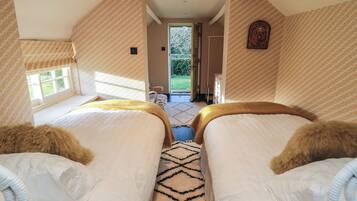 3 bedrooms, individually decorated, individually furnished, free WiFi