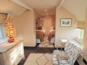 3 camere, con stile personalizzato, con arredamento individuale