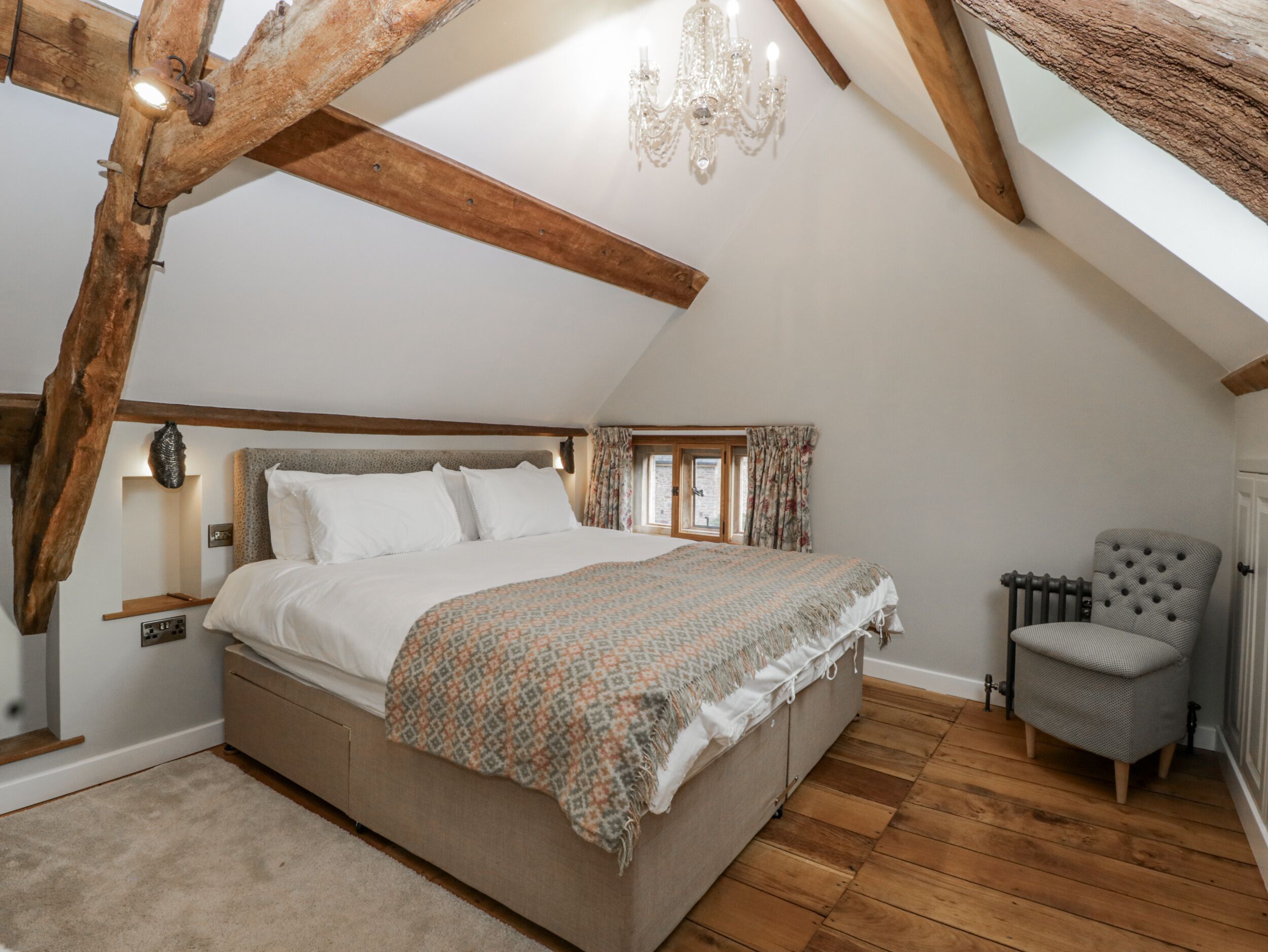 1 Schlafzimmer, individuell dekoriert, individuell eingerichtet